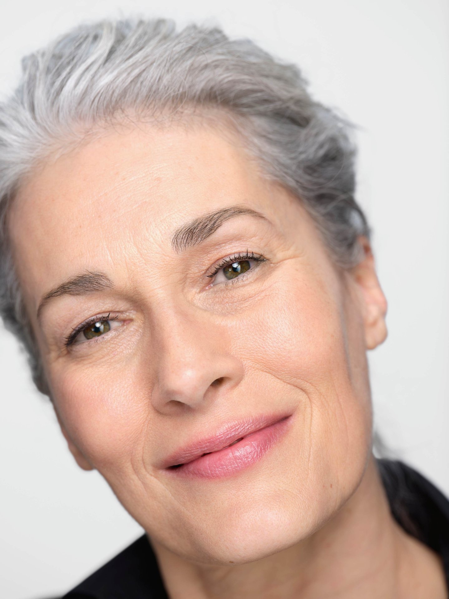 ما هي الأطعمة التي يجب تجنبها أثناء انقطاع الطمث