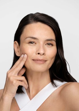 why-do-i-start-noticing-facial-hairs-in-targeted-zones-during-menopause